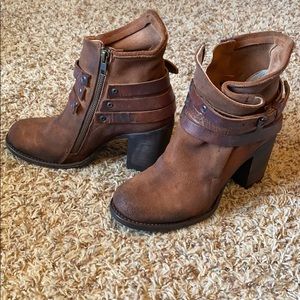 Freebird Blaze suede booties